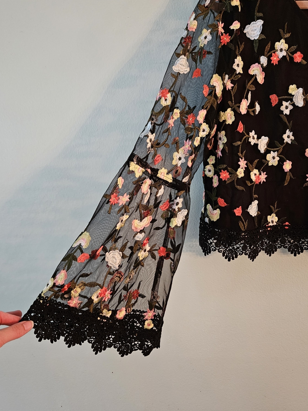 BB Dakota Black Floral Embroidered Lace-Hem Blouse